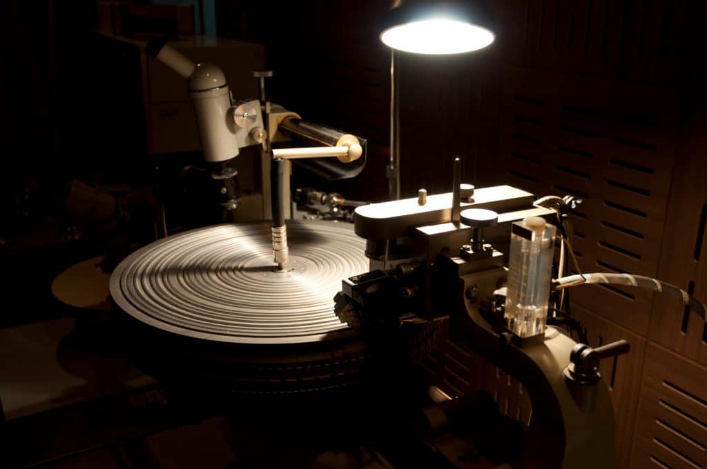 How Are Vinyl Records Made? Vinyl Record Lathe