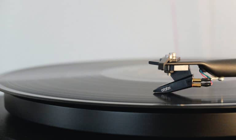 A Detailed Guide On How To Use A Record Player