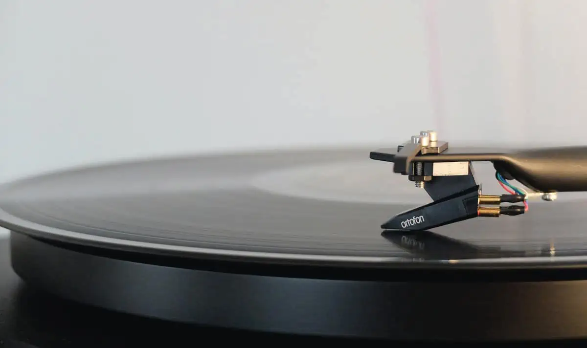 How To Use A Record Player | Playing a Record | Vinyl Bro